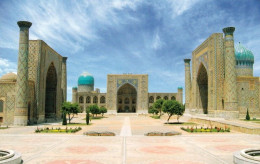 1 AK Usbekistan * Registan Platz In Samarkand - Ulugh-Beg-Madrasa - Sher-Dor-Madrasa - Tilla-Kori-Madrasa - UNESCO Erbe - Usbekistan