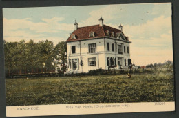 Enschede - Villa Van Heek Op De Oldenzaalsche Weg. Met Jongen In Het Gras. - Enschede