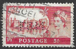 GREAT BRITAIN - 1955 -  PERFIN "F.& M." SU CARNARVON CASTLE 5 SH. (YVERT 284 - MICHEL 279) - Usados