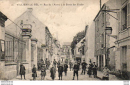 D95  VILLIERS LE BEL  Rue De L'Aistre Et La Sortie Des Écoles - Villiers Le Bel