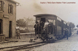 DEPT 82 CAYLUS GARE STATION TRAIN LOCOMOTIVE TRES  BELLE  ANIMATION 9X14 REIMPRESSION DE CARTES ANCIENNES - Caylus