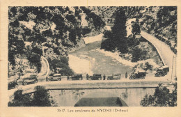 Nyons , Environs * Automobiles Anciennes * Villageois - Nyons