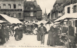 Paimpol * La Place Du Martray , Un Jour De Marché * Commerce AU BON MARCHE * Hôtel CONTINENTAL - Paimpol