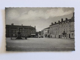 PONT DE VAUX (01/Ain) - Place Joubert Et Route De Fleurville - Pont-de-Vaux