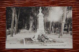 34 - ST PONS  : Le Monument Et Le Foirail - Saint-Pons-de-Thomières