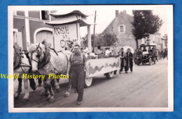 Carte Photo - CHATILLON Sur LOIRE - Jour De Cavalcade - Aout 1951 - Char " Rose De Chine " - Photographe R. Beltier - Chatillon Sur Loire