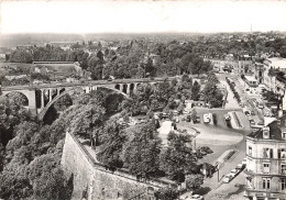 LUXEMBOURG - Luxembourg Ville - Le Pont Adolphe Le Boulevard Roosevelt Et La Place De La Constitution - Carte Postale - Luxembourg - Ville