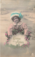 FETES & VOEUX - Nouvel An - Bonne Année - Une Petite Fille Seule - Carte Postale Ancienne - Nouvel An