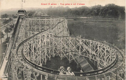 Fête Foraine , Paris ? * Le Grand 8 Aérien , Vue Prise à Vol D'oiseau * Manège Manèges Attraction - Autres & Non Classés