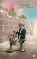 ENFANT - Bonne Année - Fillette Avec Un Sapin - Bonnet Et écharpe - Carte Postale Ancienne - Sonstige & Ohne Zuordnung