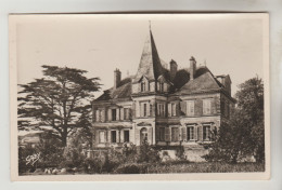 CPSM AIGREFEUILLE SUR MAINE (Château Du Plessix - Aigrefeuille-sur-Maine