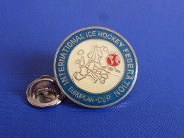 Pin's Hockey Sur Glace - IIHF International Ice Hockey Federation - European Club - Carte Europe (PD22) - Sports D'hiver