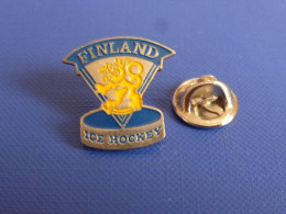 Pin's Hockey Sur Glace - Finland Ice Hockey - Logo Finlande Lion (PD27) - Invierno