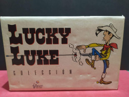 Colección Completa Con Caja Expositora Antiguas Películas Cintas De Vídeo Cassette VHS Lucky Luke - Collezioni & Lotti