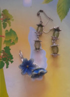 LOT DE 2 PAIRES DE  BOUCLES D.OREILLES FAIT PAR MOI-MEME - Brooches