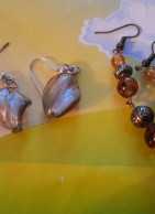 LOT DE 2  PAIRES   DE  BOUCLES D.OREILLES FAIT PAR MOI-MEME - Oorringen