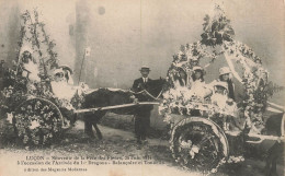 Luçon , Lucon * Souvenir De Fête Des Fleurs 28 Juin 1914 Occasion Arrivée 1er Régiment Dragons , Balançoire & Tonnelle - Lucon