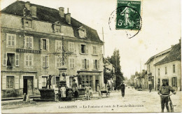 3688 - Isére -  LES  ABRETS : HOTEL CUAZ - La Fontaine Et Route De Pont De Beauvoisin   - Circulée En 1907 - Les Abrets