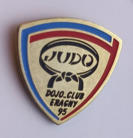SP238 Pin's Judo DOJO CLUB ERAGNY Val D'Oise Achat Immédiat - Judo