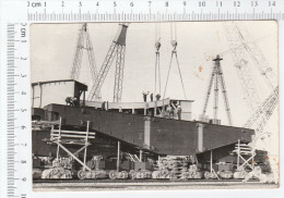 Shipyard, Barge - Voorwerpen