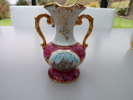 Vase Soliflor Porecelaine De Limoges Hauteur 15 Cm  Basilique De Lisieux - Autres & Non Classés