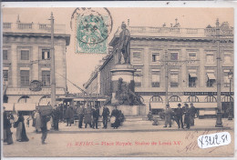 REIMS- PLACE ROYALE STAUE DE LOUIS XV- LES COMMERCES - Reims