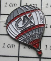 611B Pin's Pins / Beau Et Rare / MONTGOLFIERES / BALLON LIBRE CREDIT AGRICOLE SUD-EST - Airships