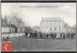 80 HORNOY - Les Ecoles Et Place Des Fêtes - Animée - Hornoy Le Bourg