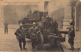 Services Des Sapeurs Pompiers De La Ville De Paris Pompe à Vapeur à Traction Automobile En Action - Firemen