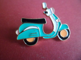 Pins Scouter Scooter Vespa Terrot Lambretta - - Motos