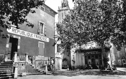 TAVERNES (Var) - Place De La Mairie - Central Bar - Voyagé 1965 (2 Scans) Marie Aste à Almanarre Par Hyères - Tavernes