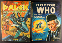 DR WHO - DALEK ANNUALS AND BOOKS. Comprises OfÂ  The Dalek Book 1964, The Dalek World 1965, The Dalek Outer Space Book,  - Autres & Non Classés