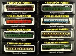 N GAUGE GRAHAM FARISH COACHES AND ROLLING STOCK. Includes 0695, 0684, 3905 Speedlink X2, 4107 Post Office, 0681, 0694, 0 - Other & Unclassified