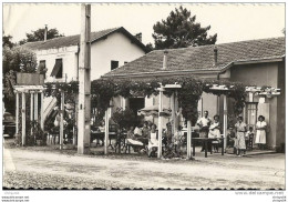 110Vx       33 CARCANS MAUBUISSON BAR RESTAURANT "LA PERGOLA"  (PROP. BOUEY) - Carcans