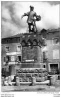 55Bm  48 Chateauneuf De Randon Statue De Duguesclin - Chateauneuf De Randon