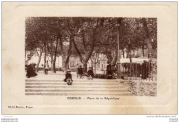 61Fb    83 Cogolin Place De La Republique (vue Pas Courante) - Cogolin