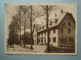 Maredsous - L'Hôtel Emmaüs - Anhee