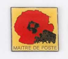 Pin's MAITRE DE POSTE - Fleur De Coquelicot - Malle Poste Tirée Par Des Chevaux - N097 - Postwesen