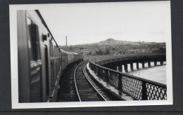 Train Northbound On The Tay Railway Bridge In 1967 Postcard Size Photo See Scan - Eisenbahnverkehr