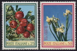 Italia / Italia 1967 Correo 989/90 **/MNH Frutas Y Flores (2 Sellos)  - 1961-70: Mint/hinged