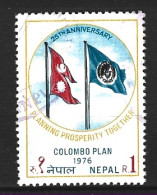 NEPAL. N°302 Oblitéré De 1976. Drapeaux. - Stamps