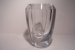 FAIENCERIE De  BACCARAT  - PETIT  VASE - - Vetro & Cristallo