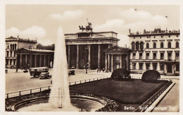 ALLEMAGNE - BERLIN - Brandenburger Tor - Animation -  C2664 - Brandenburger Tor