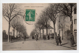 - CPA ANCENIS (44) - Avenue Francis-Robert 1915 (belle Animation) - Edition Librairie Renou - - Ancenis