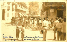 VERA CRUZ CARTE PHOTO 18 JANVIER 1914 DEFILE DES TROUPES FEDERALES AVEC DES REBELLES PRISONNIERS - Messico