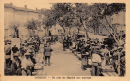 CADENET (Vaucluse) - Un Coin Du Marché Aux Asperges - Cadenet