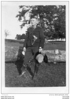 65Cu  Suisse Photo Guerre 14/18 Bassecourt Soldat Officier En Gros Plan Revolver Pistolet En Octobre 1914 - Autres & Non Classés