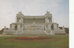 CPM . ROMA . L'ALTARE DELLA PATRIA .  CARTE AFFR AU VERSO .  2 SCANNES - Altare Della Patria