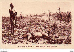 84Vn   Centrafrique Region De Paoua Chasseur Antilope Sagaie Et Fusil - Centrafricaine (République)