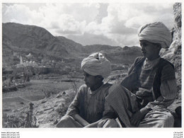 95Bv  Photo (21cm X 15cm) Deux Enfants De Taiz - Jemen